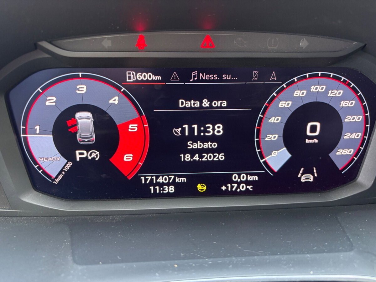 Audi Q3 40 TDI quattro S tronic Business (14)