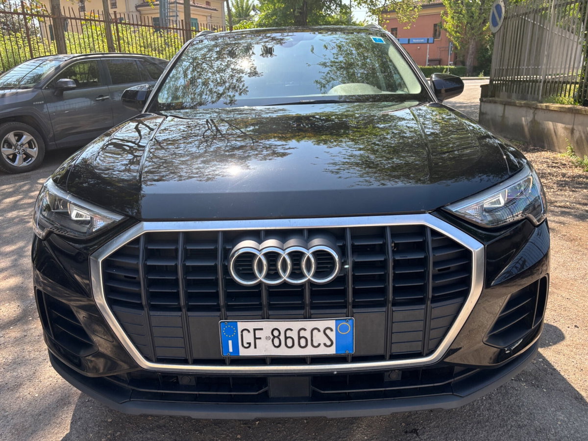 Audi Q3 40 TDI quattro S tronic Business (2)