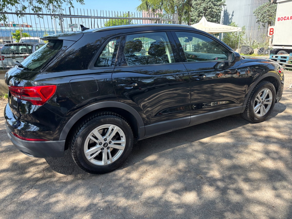 Audi Q3 40 TDI quattro S tronic Business (5)