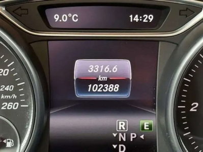 Mercedes-Benz GLA SUV 220 d Automatic 4Matic Premium (12)