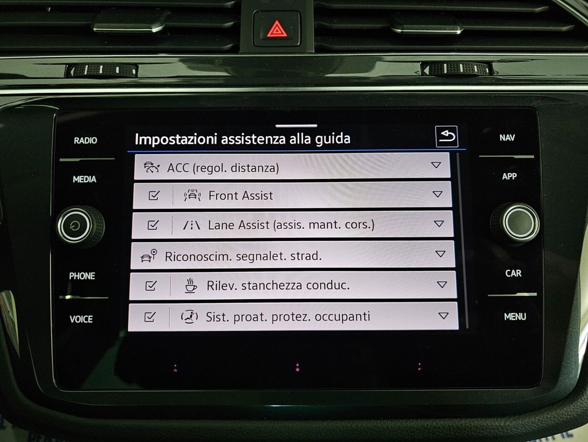 Volkswagen Tiguan 2.0 TDI 150 CV SCR DSG 4MOTION Life (17)