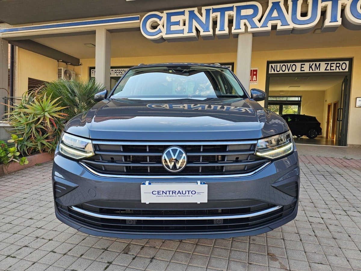 Volkswagen Tiguan 2.0 TDI 150 CV SCR DSG 4MOTION Life (2)