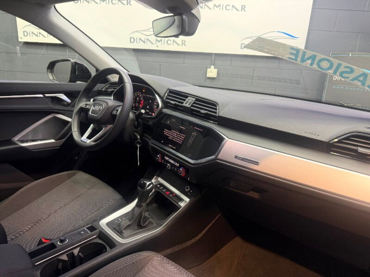 Audi Q3 Sportback 35 TFSI S tronic Business Plus (9)