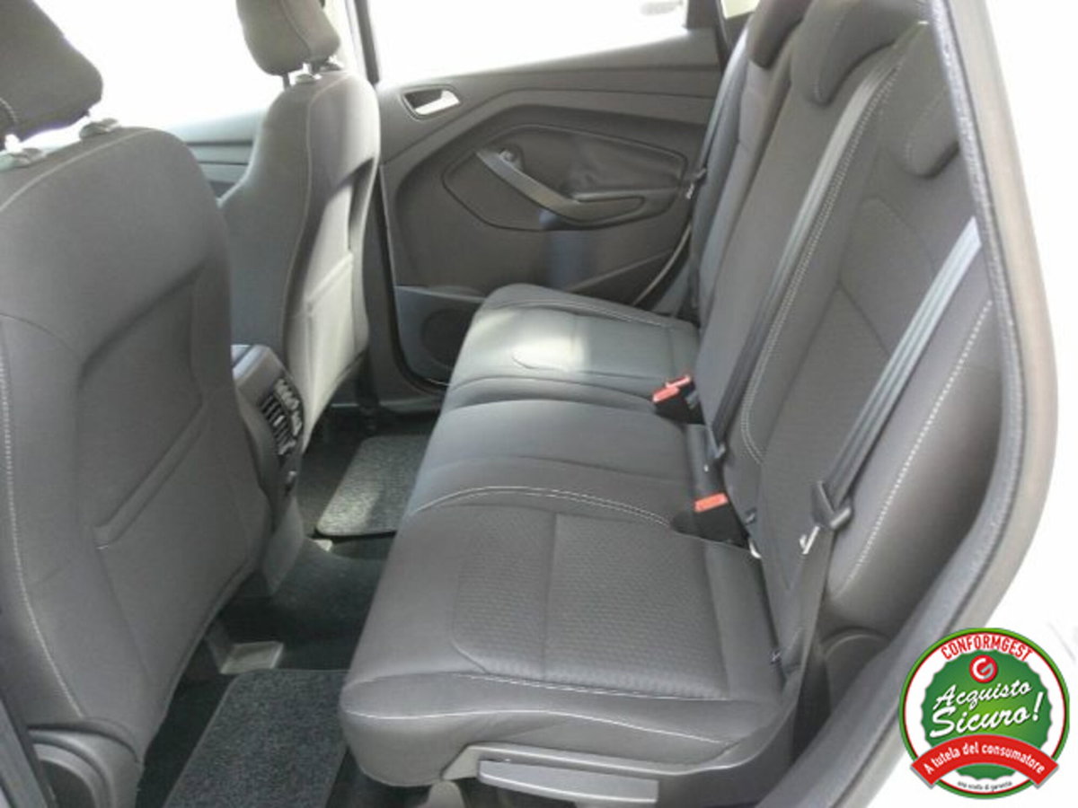 Ford Kuga 1.5 TDCI 120 CV S&S 2WD Plus (10)