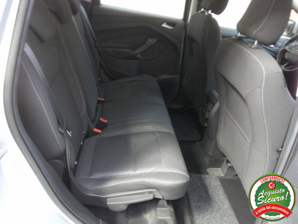 Ford Kuga 1.5 TDCI 120 CV S&S 2WD Plus (12)