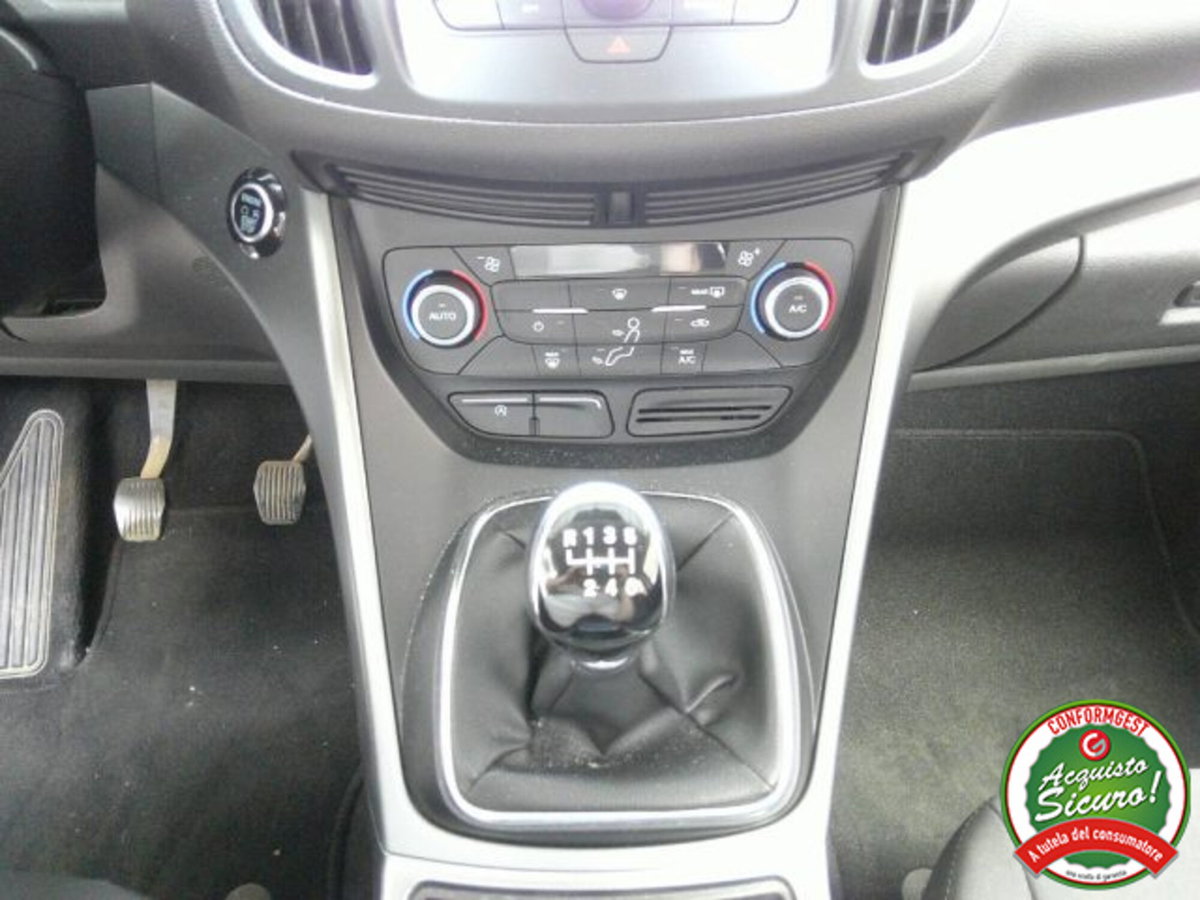 Ford Kuga 1.5 TDCI 120 CV S&S 2WD Plus (18)