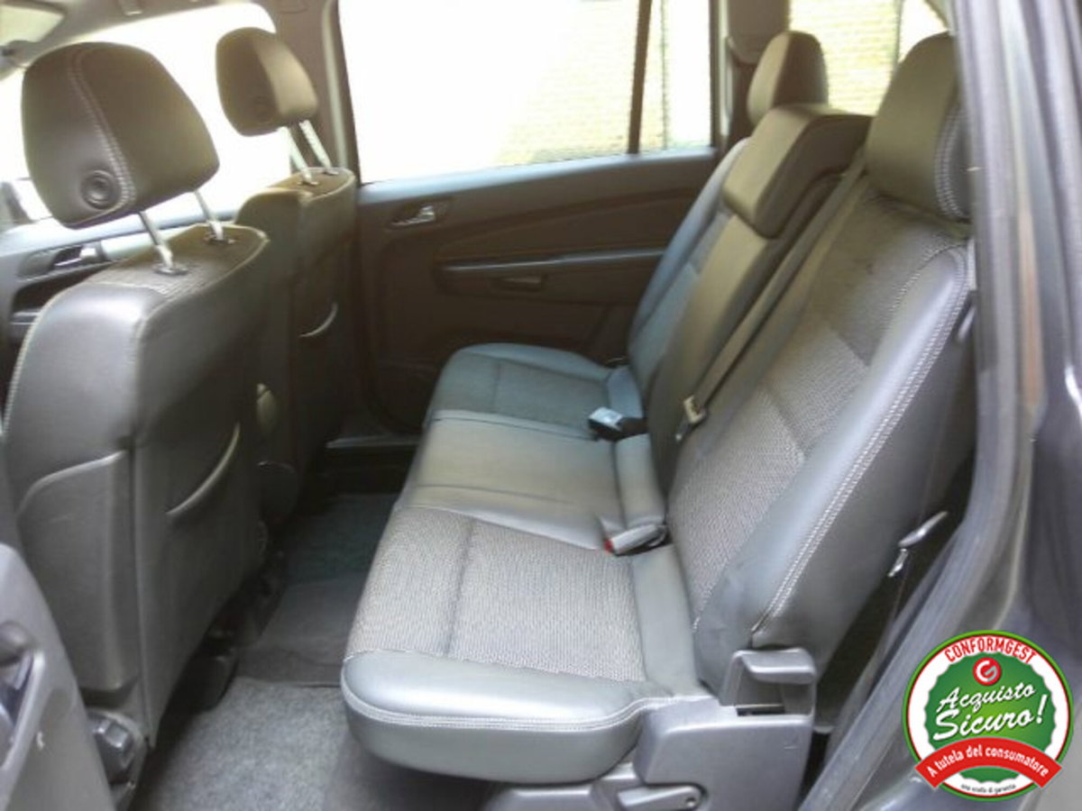 Opel Zafira 1.9 16V CDTI 150CV aut. Cosmo (10)