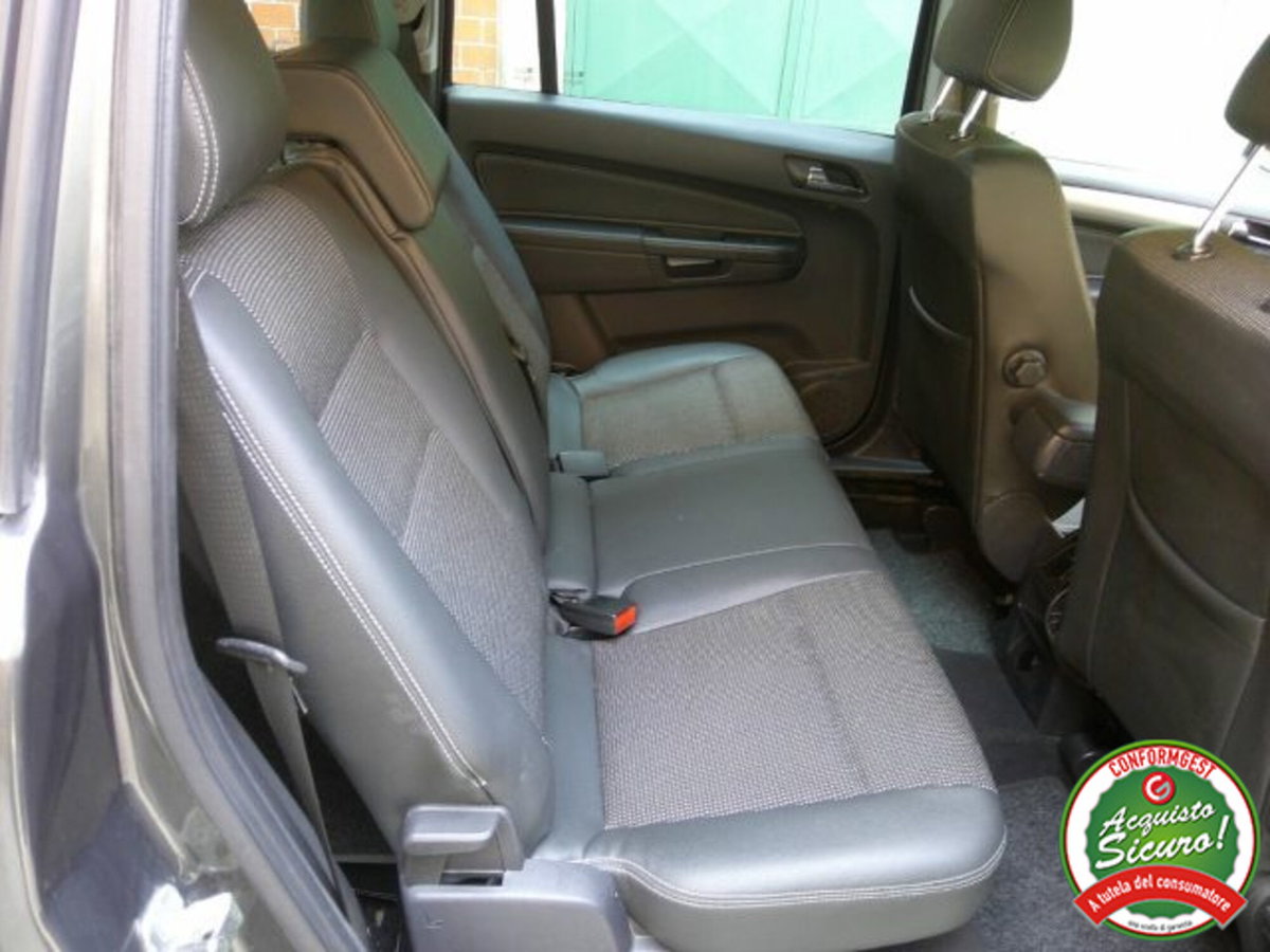Opel Zafira 1.9 16V CDTI 150CV aut. Cosmo (12)
