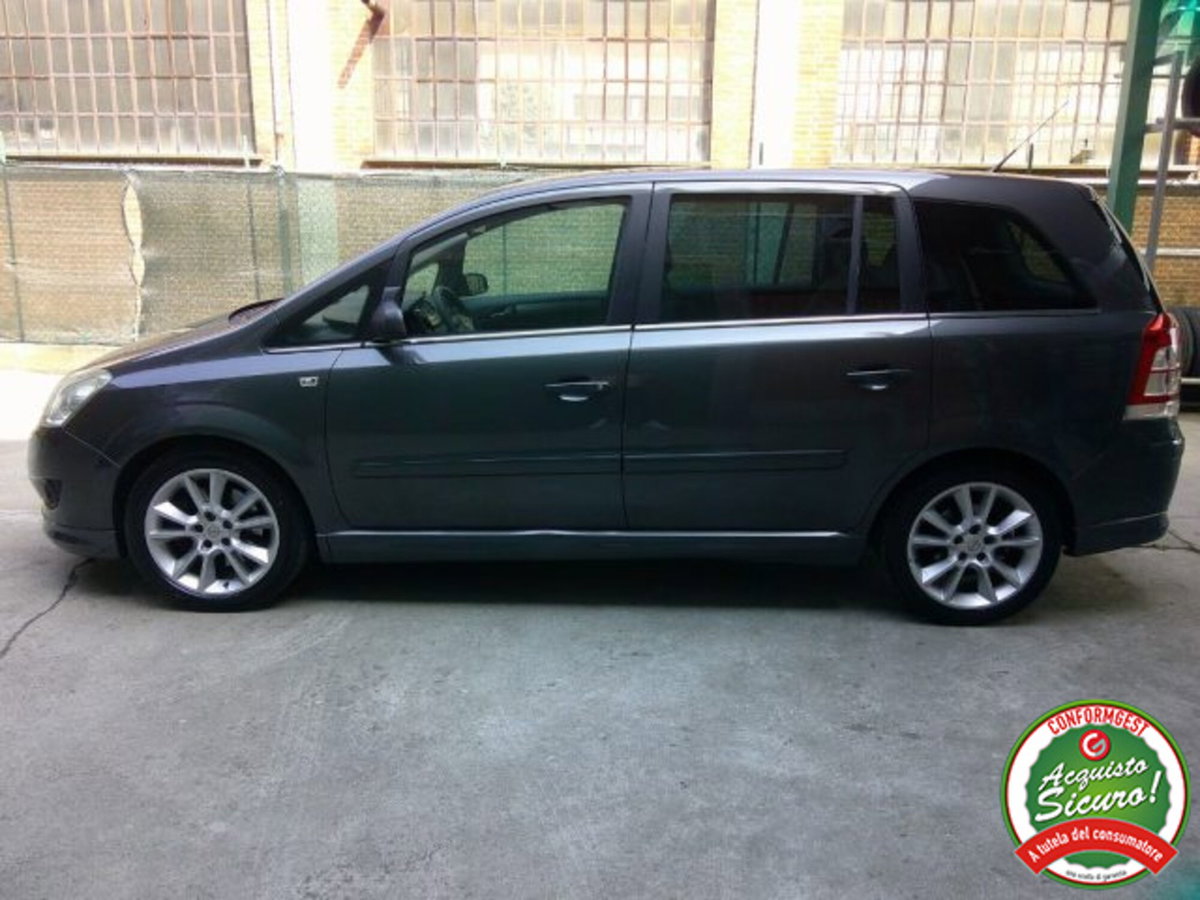 Opel Zafira 1.9 16V CDTI 150CV aut. Cosmo (2)