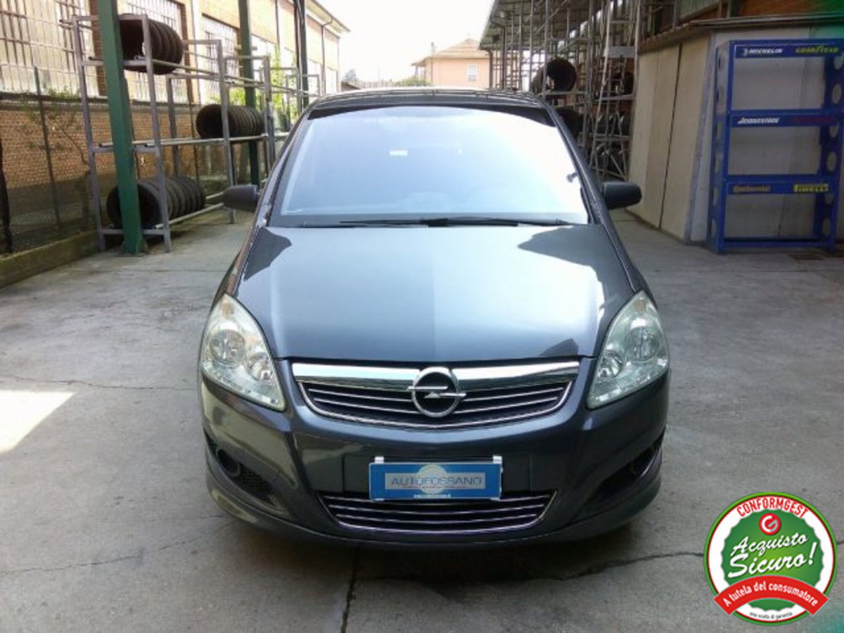 Opel Zafira 1.9 16V CDTI 150CV aut. Cosmo (8)