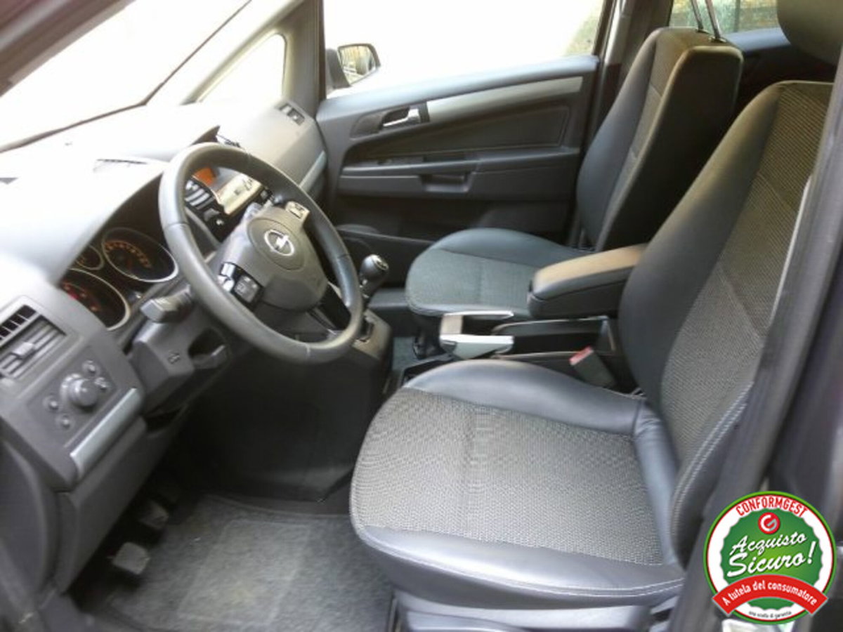 Opel Zafira 1.9 16V CDTI 150CV aut. Cosmo (9)