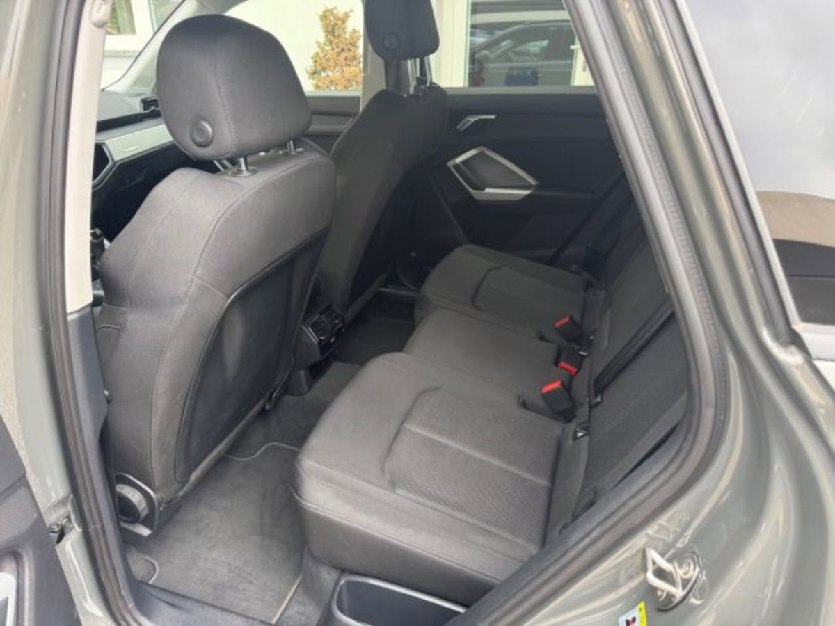 Audi Q3 35 TDI quattro S tronic Business Advanced (13)