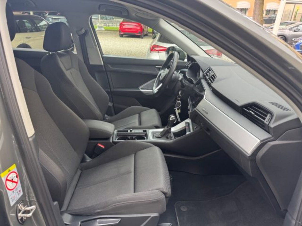 Audi Q3 35 TDI quattro S tronic Business Advanced (19)