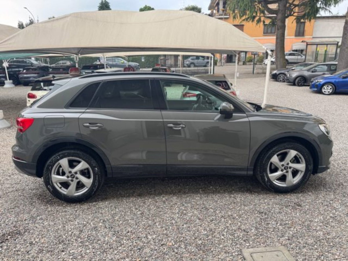 Audi Q3 35 TDI quattro S tronic Business Advanced (7)
