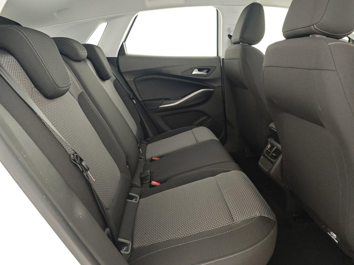 Opel Grandland X 1.5 diesel Ecotec Start&Stop Business Edition (15)