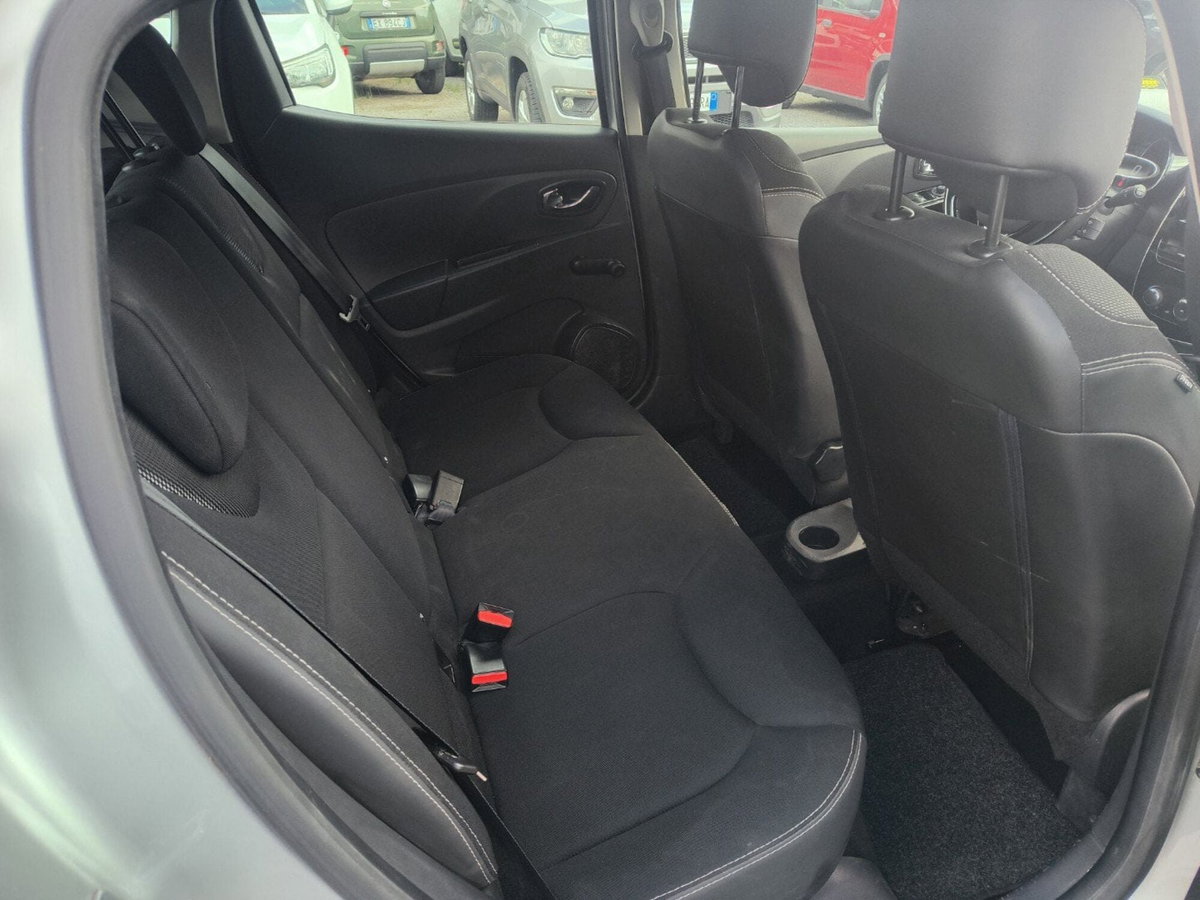 Renault Clio 1.2 75CV 5 porte Live (11)