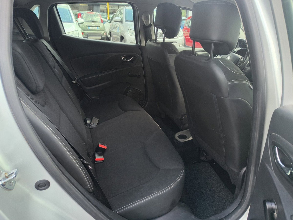 Renault Clio 1.2 75CV 5 porte Live (15)