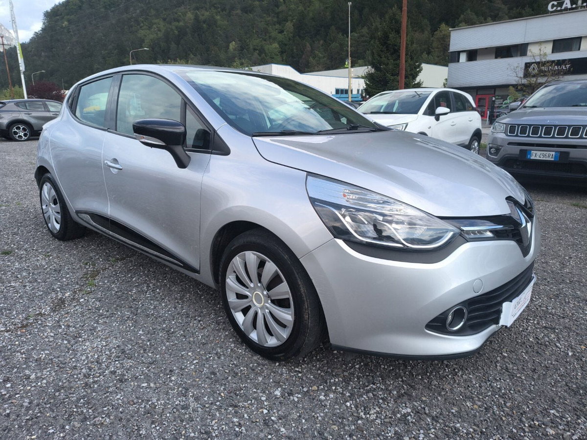 Renault Clio 1.2 75CV 5 porte Live (5)
