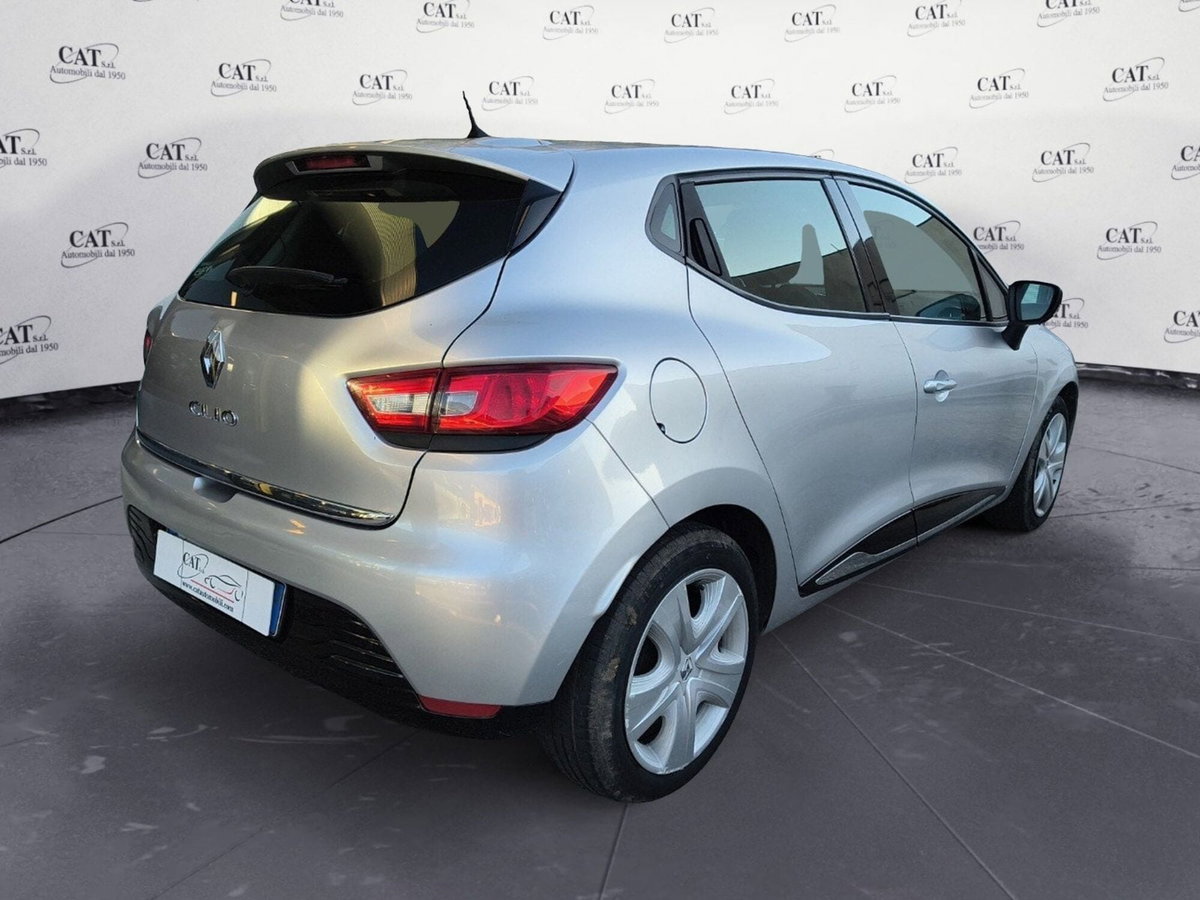 Renault Clio 1.2 75CV 5 porte Live (6)
