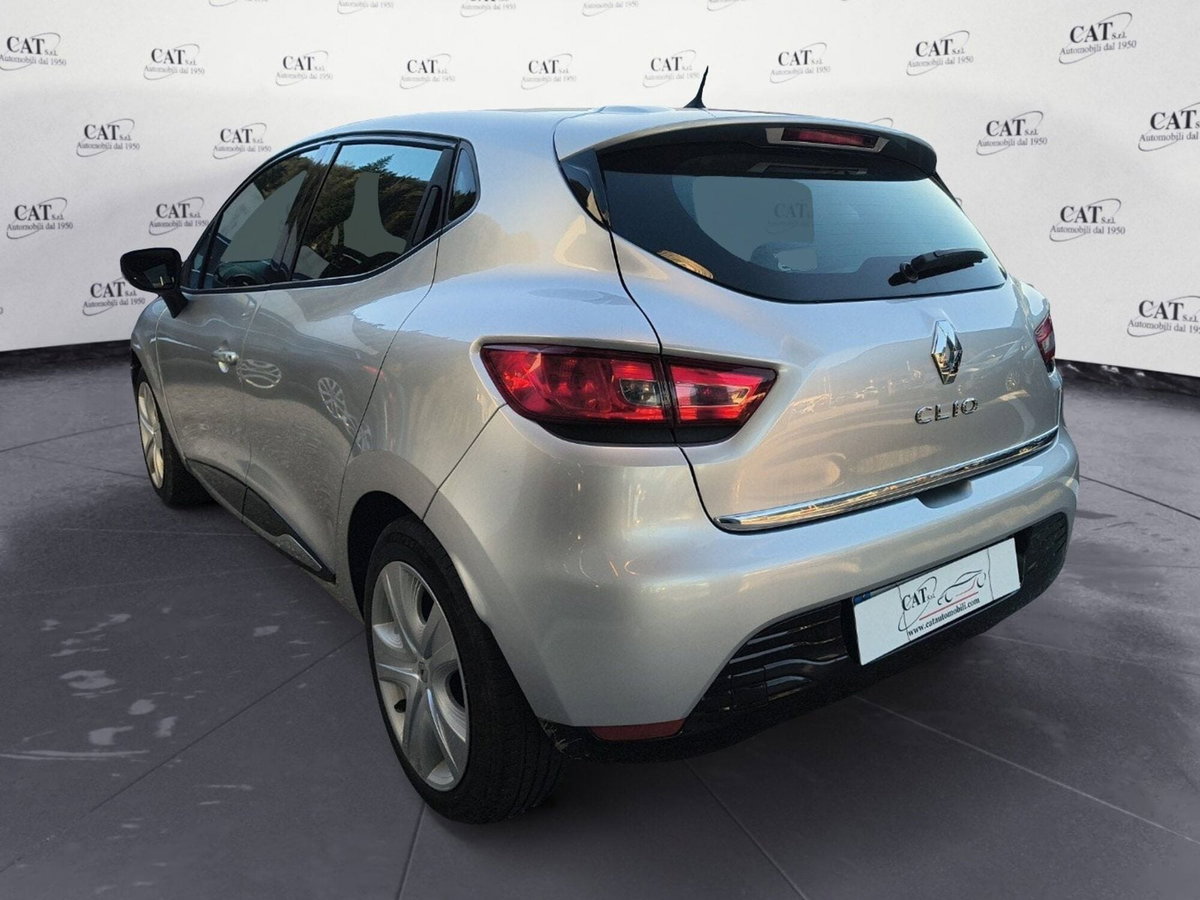 Renault Clio 1.2 75CV 5 porte Live (8)