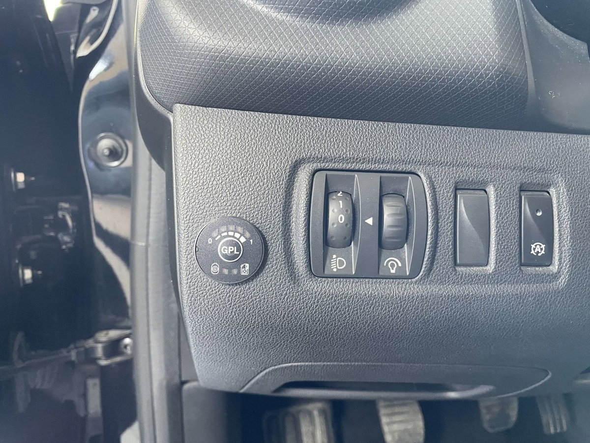 Renault Clio TCe 12V 90 CV GPL Start&Stop 5 porte Energy Life (20)