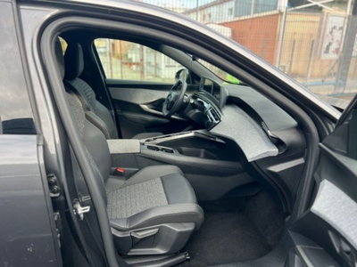 Peugeot 3008 1.2 hybrid Allure Business 145cv e-dcs6 (8)