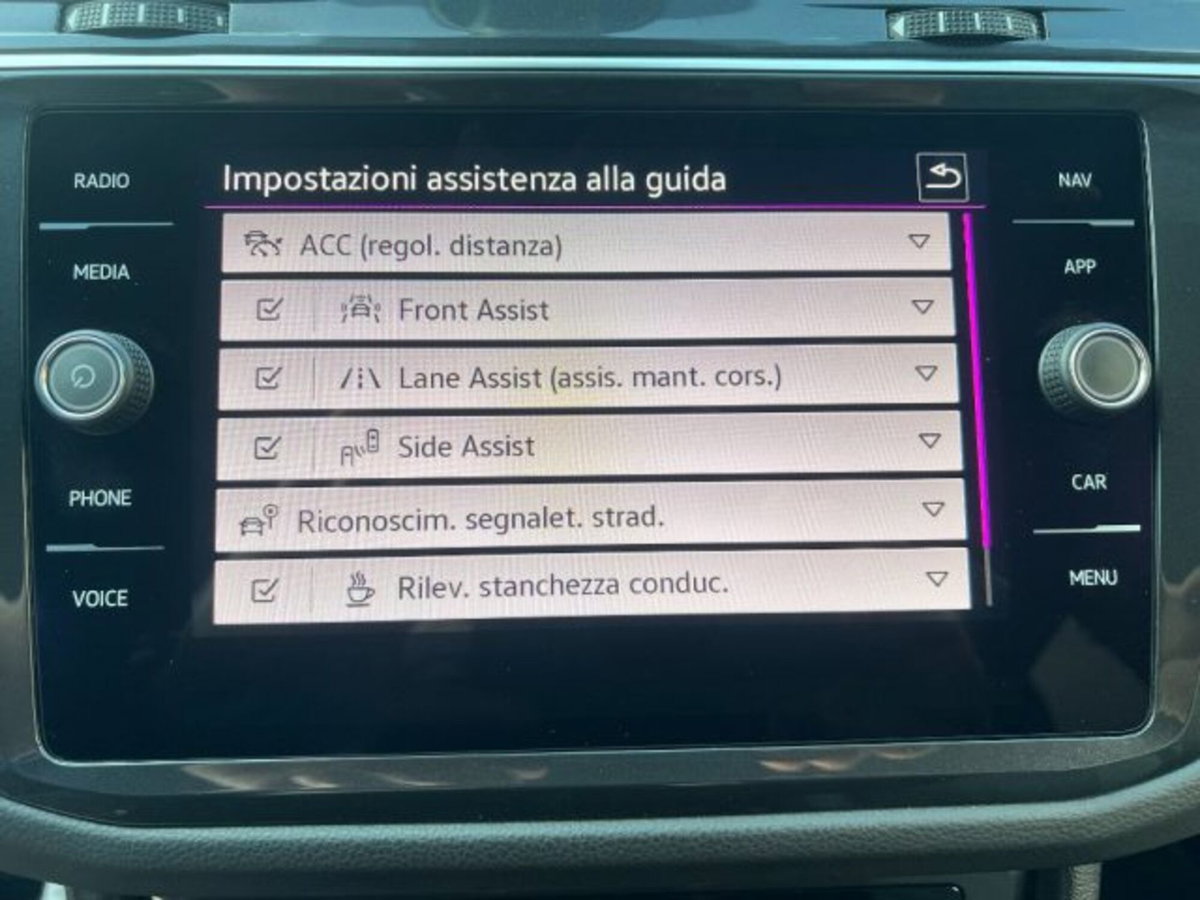 Volkswagen Tiguan 2.0 TDI 150 CV SCR DSG 4MOTION R-Line (12)