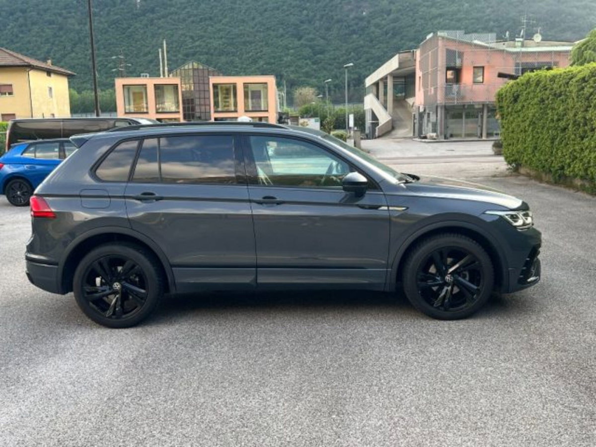 Volkswagen Tiguan 2.0 TDI 150 CV SCR DSG 4MOTION R-Line (3)