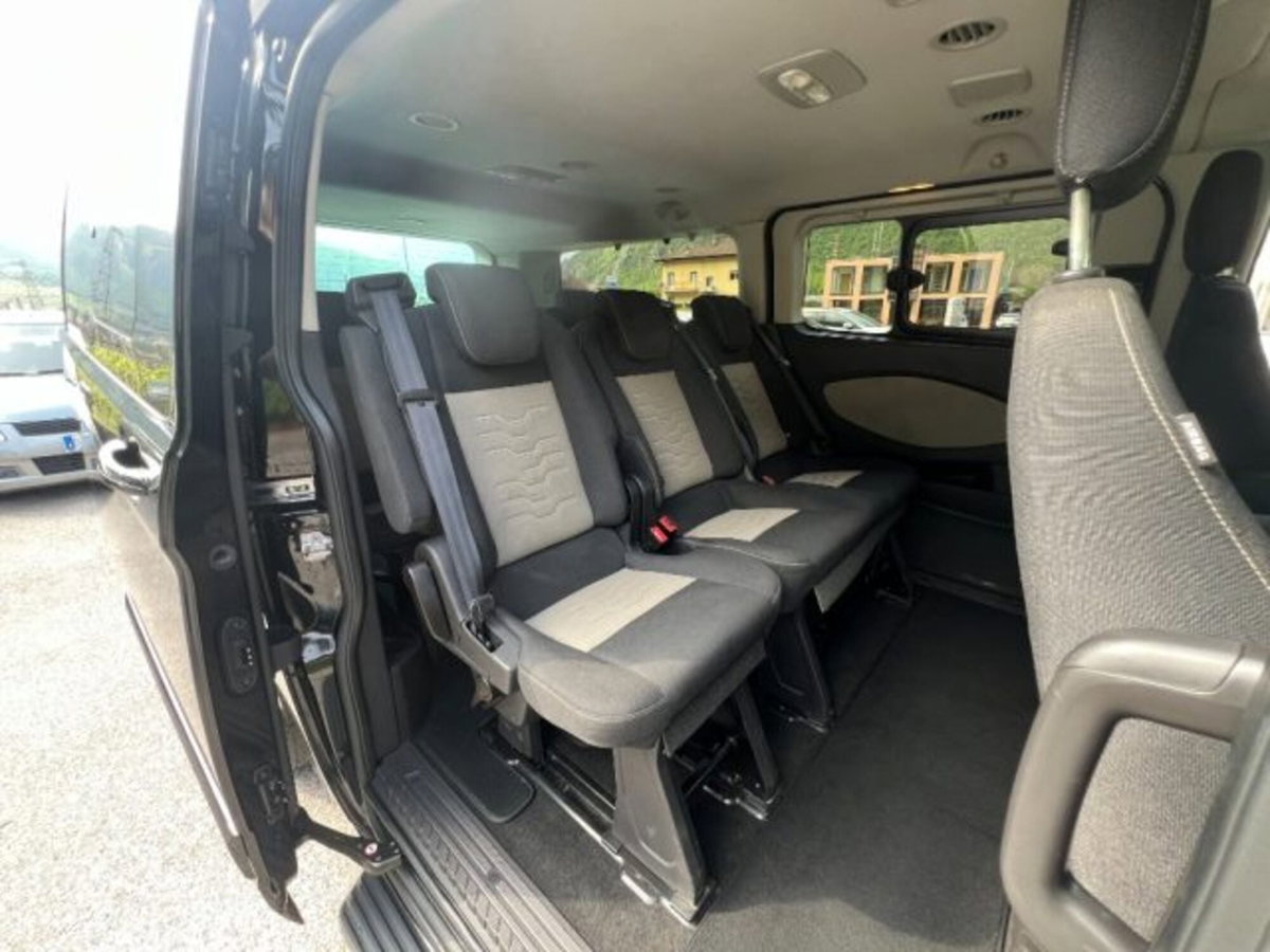 Ford Tourneo Custom 310 2.0 TDCi 130CV PC Trend (12)
