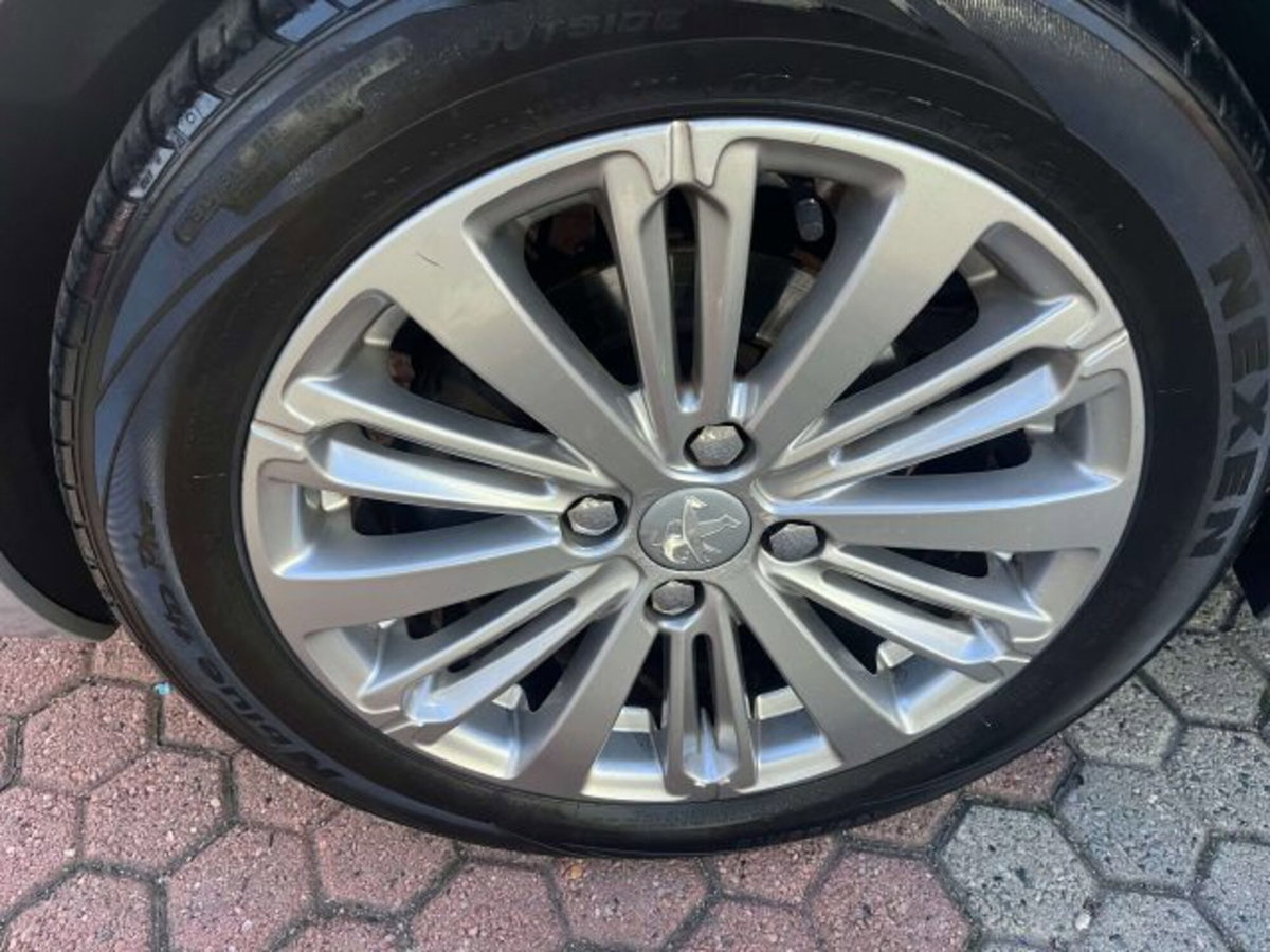 Peugeot 208 82 5p. GPL Active (14)