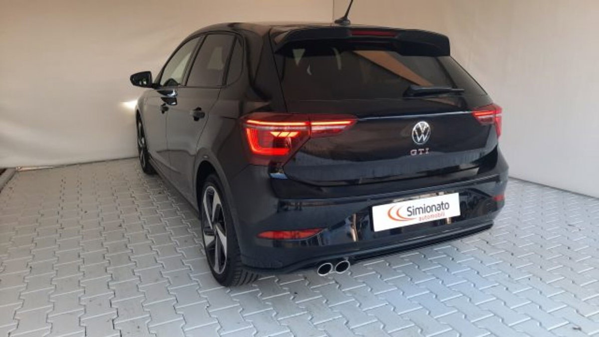 Volkswagen Polo 2.0 tsi GTI dsg (6)
