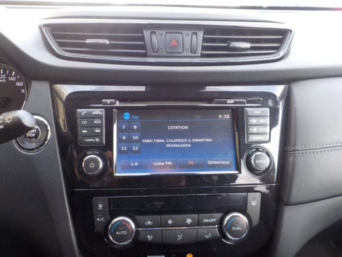 Nissan X-Trail 2.0 dCi 4WD N-Connecta (6)