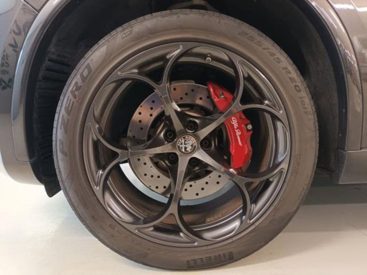 Alfa Romeo Stelvio 2.9 V6 Quadrifoglio Q4 520cv auto (14)