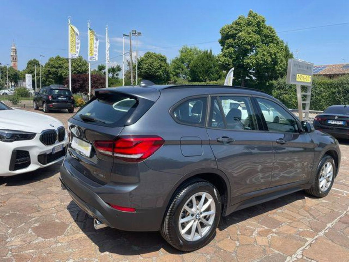BMW X1 sDrive18d Business Advantage (2)