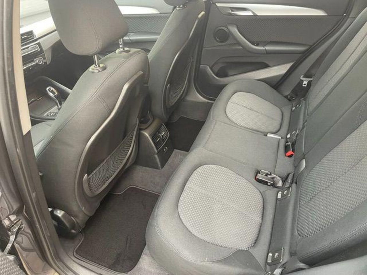 BMW X1 sDrive18d Business Advantage (13)