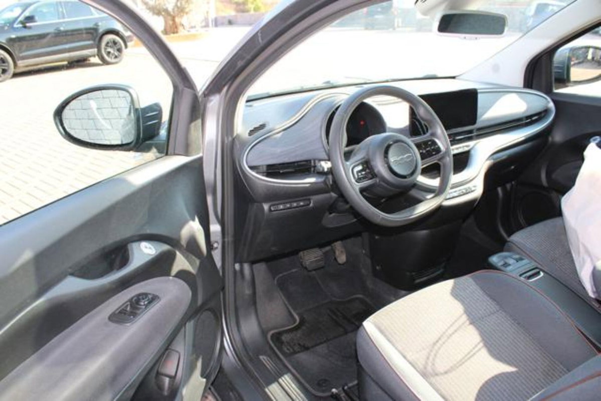 Fiat 500 Cabrio e Cabrio 42 kWh Icon (8)
