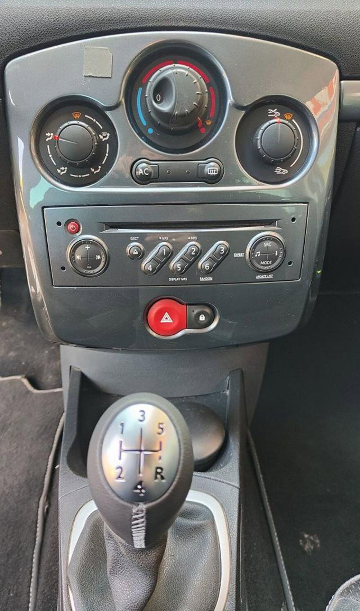 Renault Clio 1.5 dCi 85CV 5 porte Le Iene (10)