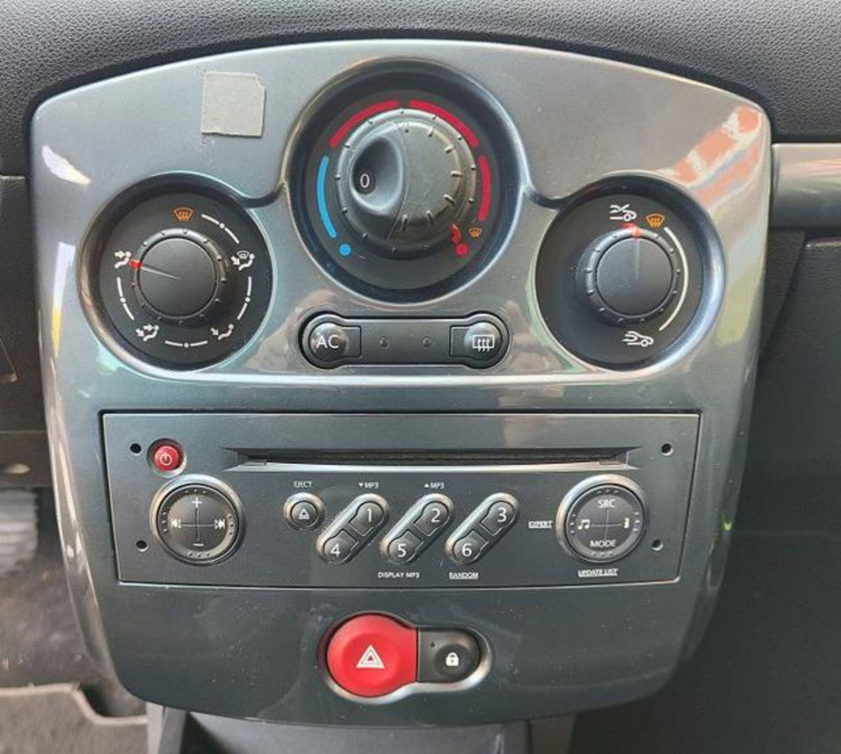Renault Clio 1.5 dCi 85CV 5 porte Le Iene (11)