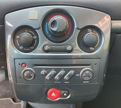 Renault Clio 1.5 dCi 85CV 5 porte Le Iene (11)