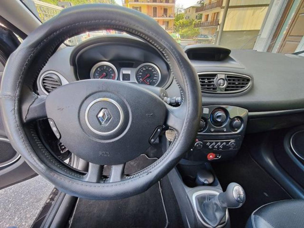 Renault Clio 1.5 dCi 85CV 5 porte Le Iene (12)
