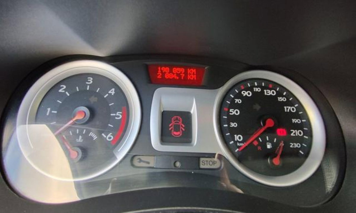 Renault Clio 1.5 dCi 85CV 5 porte Le Iene (13)