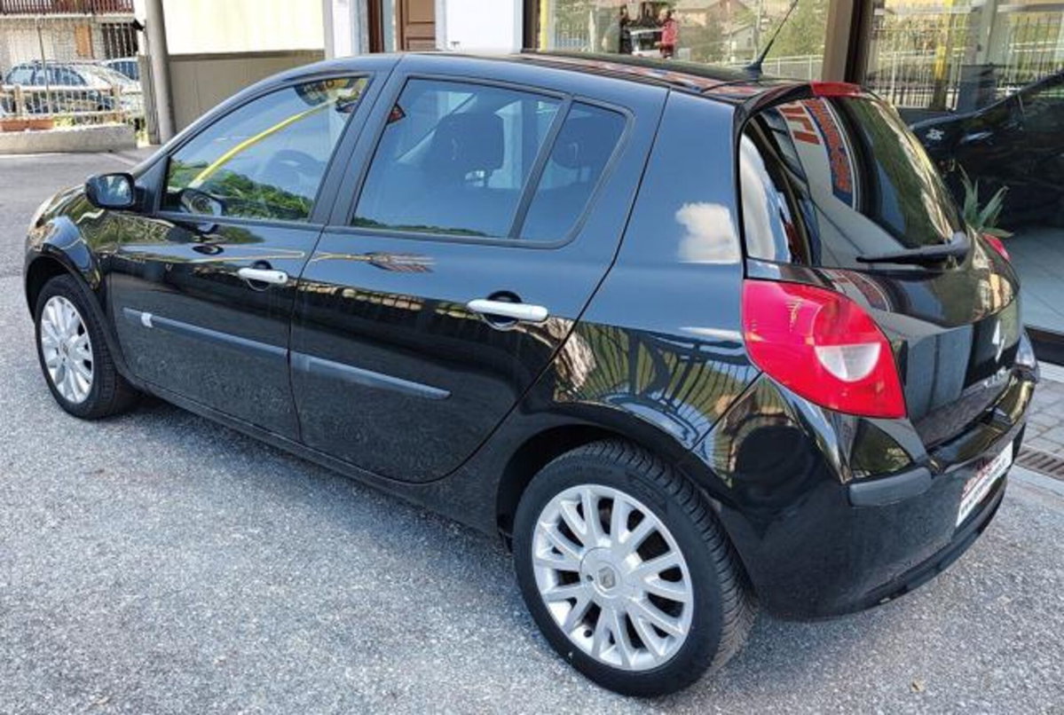 Renault Clio 1.5 dCi 85CV 5 porte Le Iene (4)