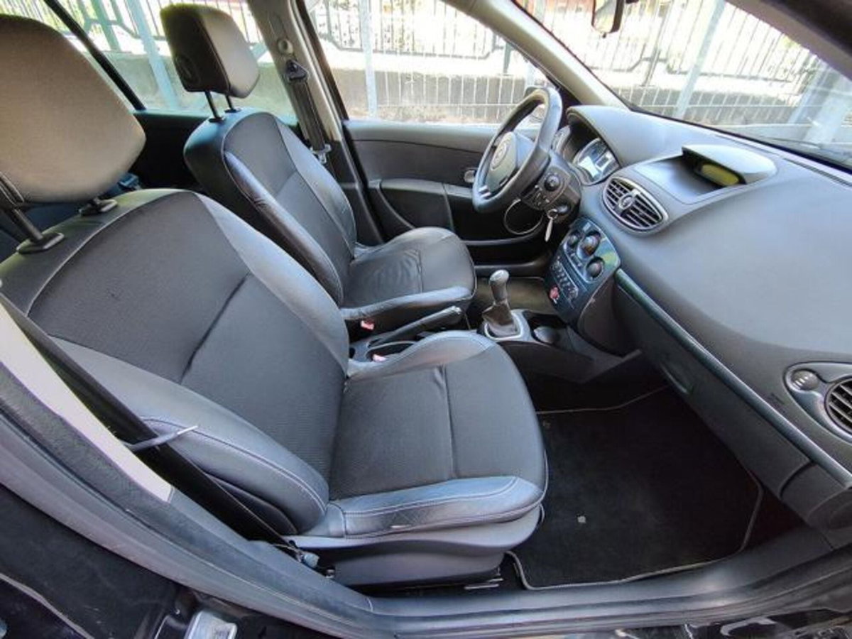 Renault Clio 1.5 dCi 85CV 5 porte Le Iene (8)