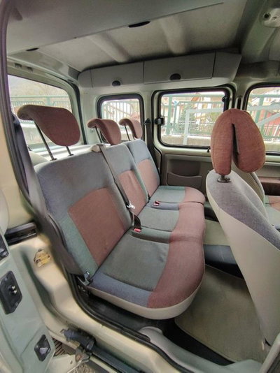 Renault Kangoo 1.6 16V 4x4 4p. Authentique (8)