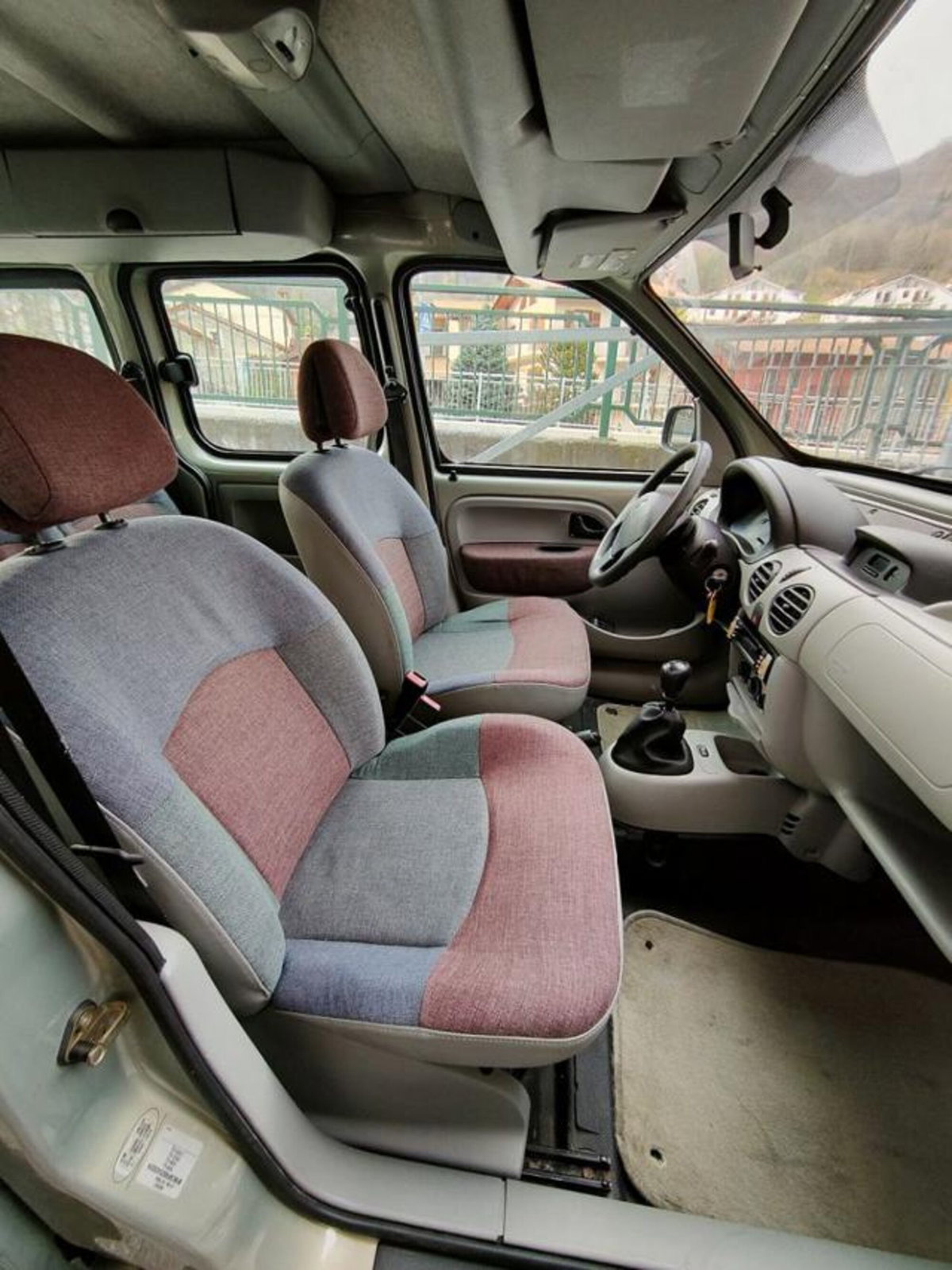 Renault Kangoo 1.6 16V 4x4 4p. Authentique (9)