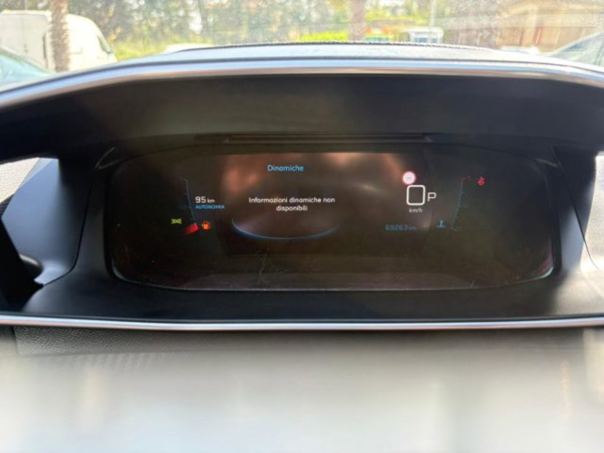 Peugeot 2008 BlueHDi 130 S&S EAT8 Allure Pack (10)