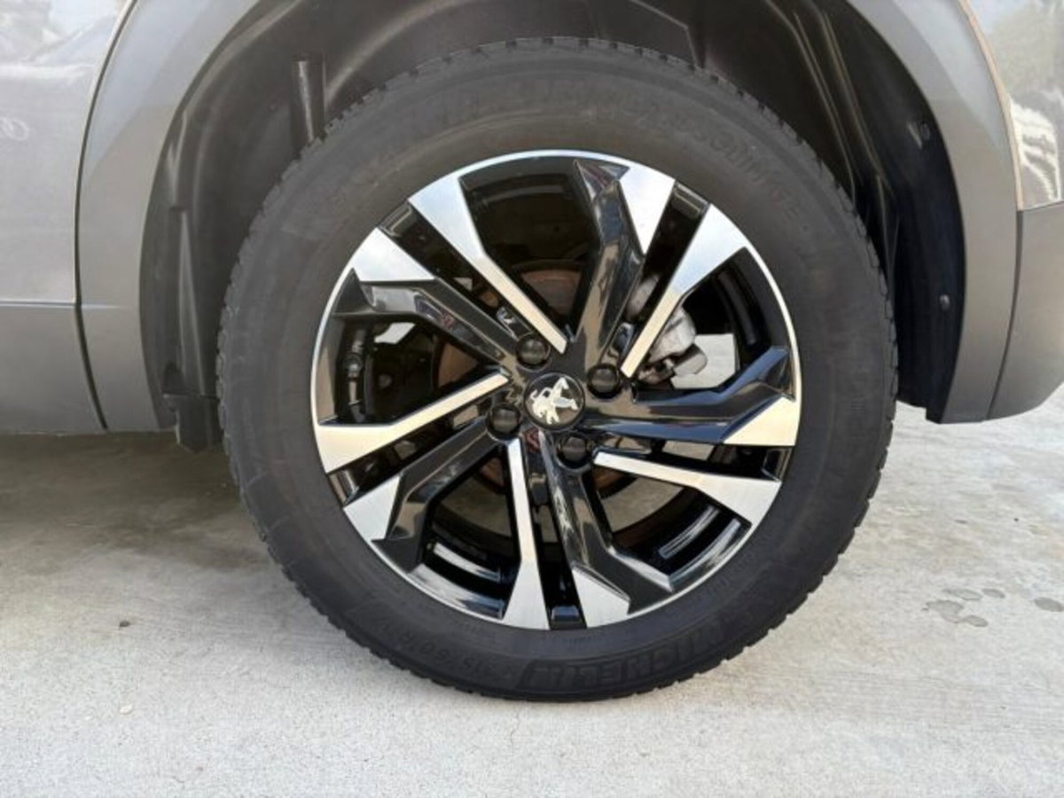 Peugeot 2008 BlueHDi 130 S&S EAT8 Allure Pack (18)