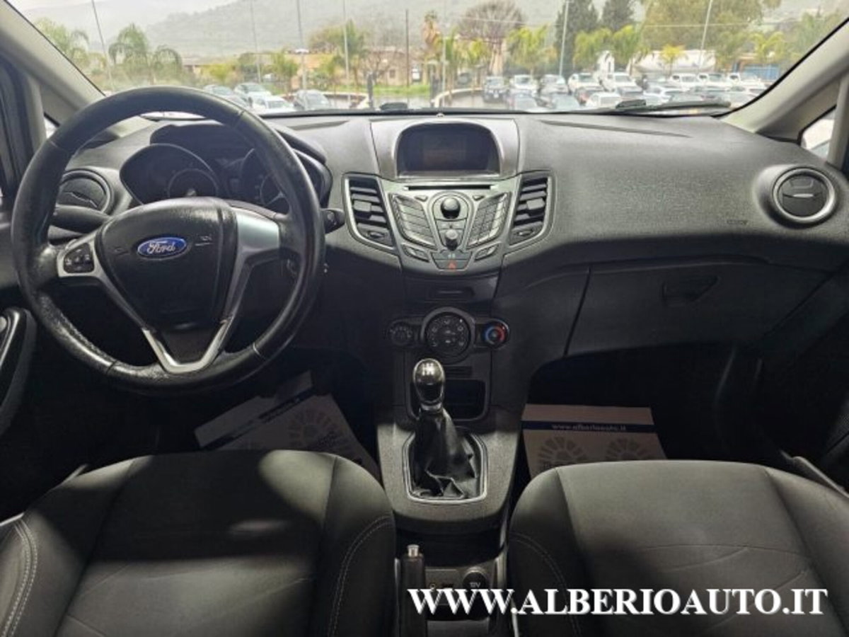 Ford Fiesta 1.5 TDCi 75CV 5 porte (10)