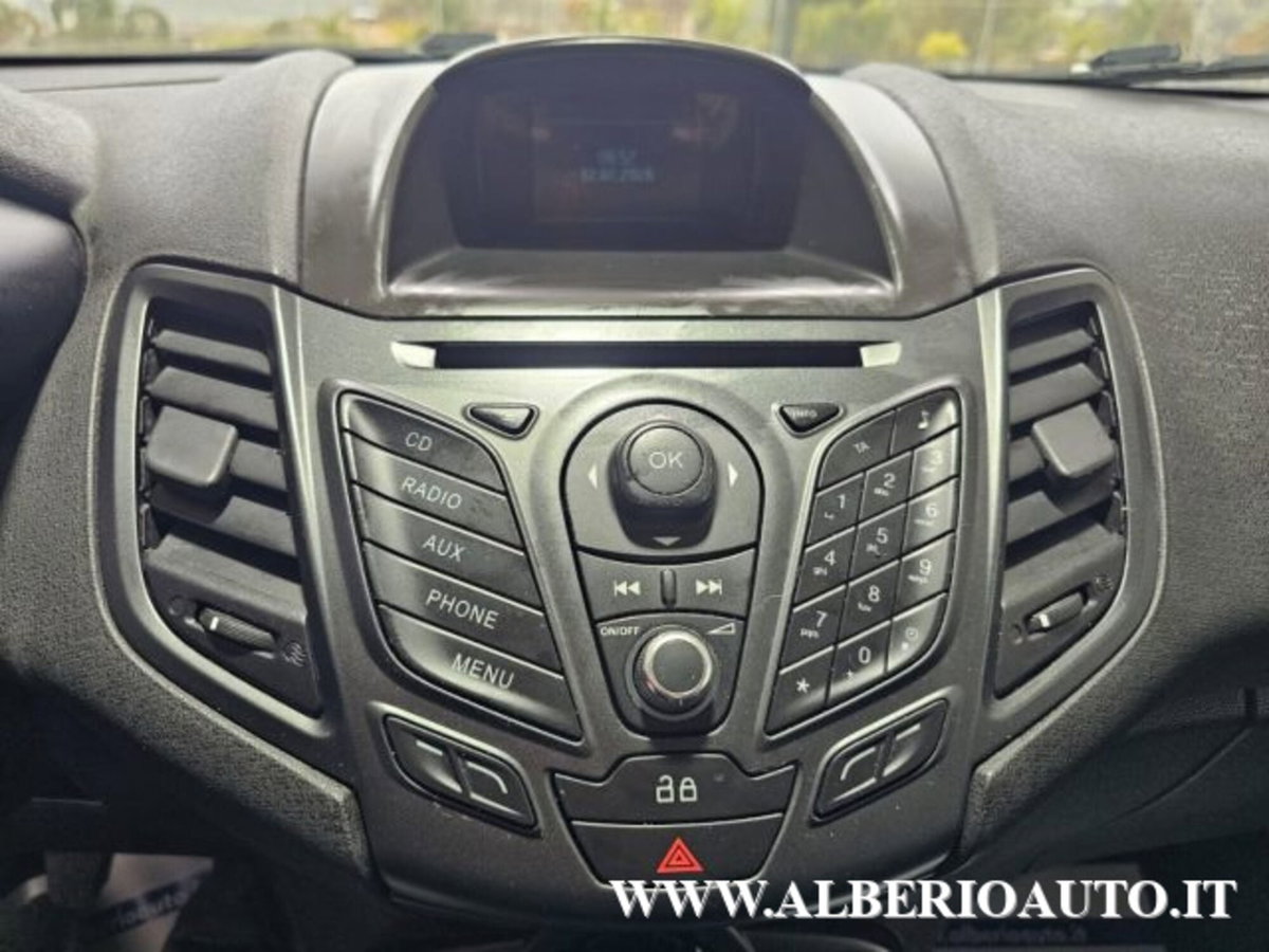 Ford Fiesta 1.5 TDCi 75CV 5 porte (13)