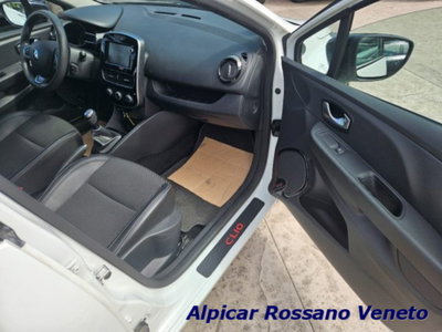 Renault Clio dCi 8V 90 CV EDC 5 porte Moschino Intens (11)